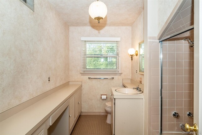 Building Photo - 18 Lomond Pl