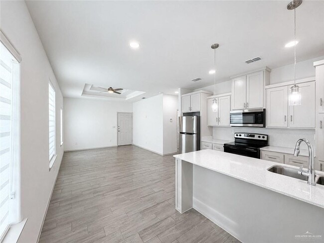 Building Photo - 17 N 58th St