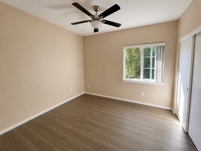 Building Photo - 4200 E Commerce Way