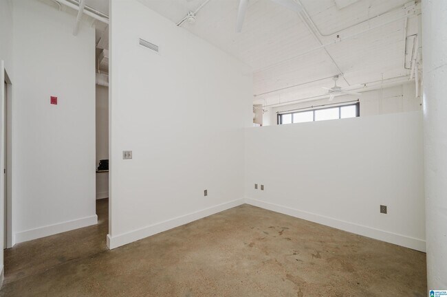 Building Photo - 2201 5th Ave S