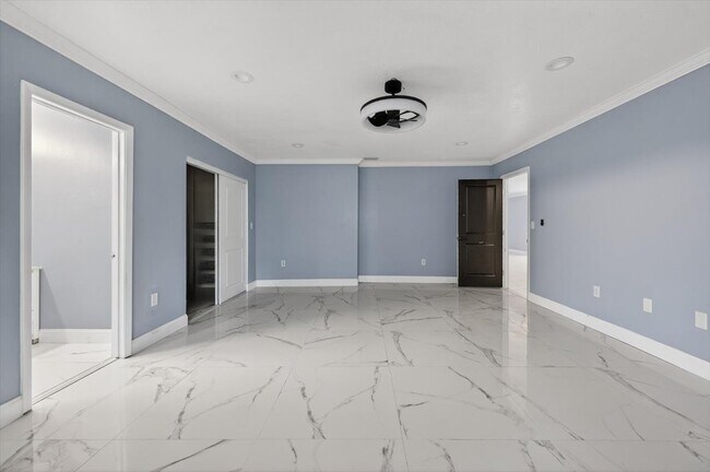 Building Photo - 15775 N Miami Ave