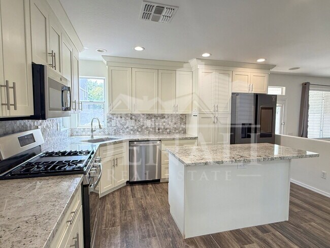 Building Photo - 1275 E Marcella Ln
