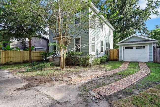 Building Photo - 1228 Willow Ct