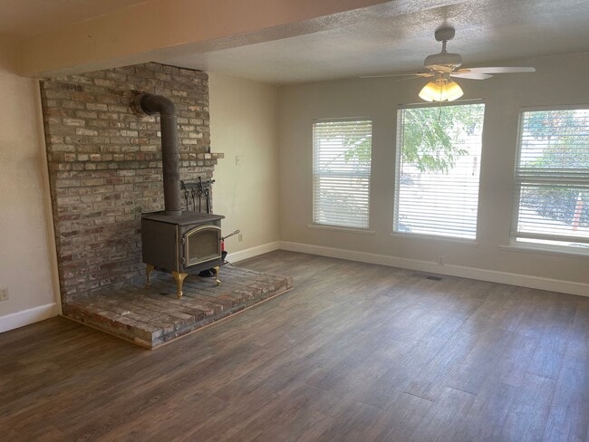 Building Photo - 7469 Gabor St