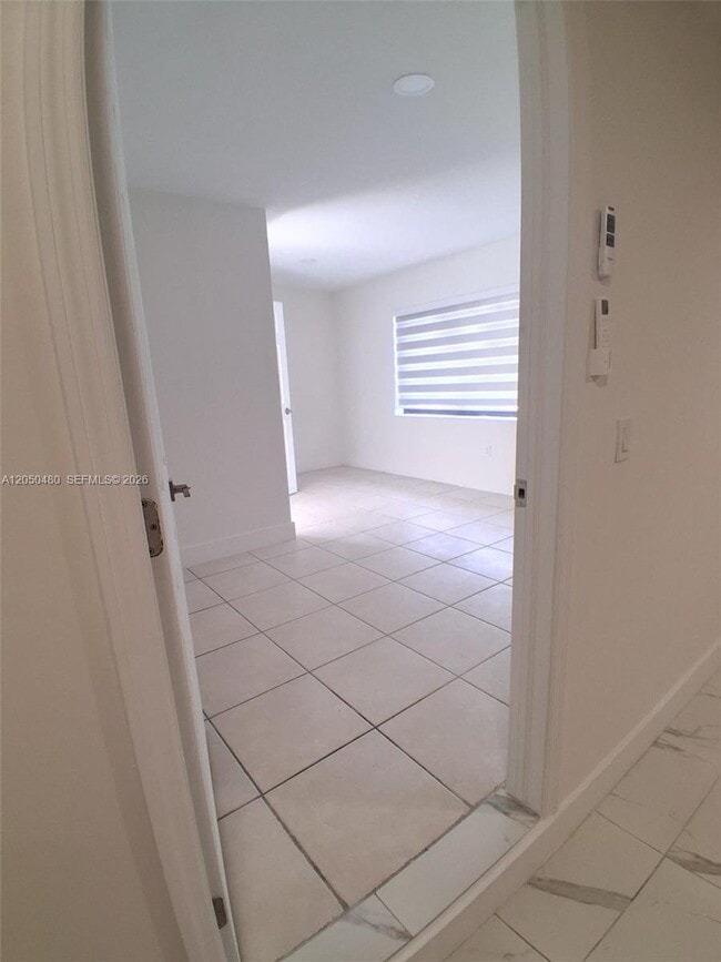 Building Photo - 1231 SW 136th Pl