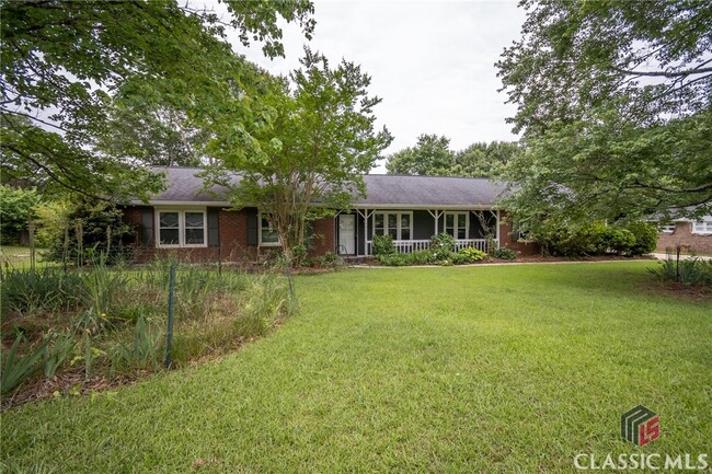 Building Photo - 1500 Crooked Creek Rd