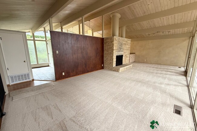 Building Photo - Spacious 4 Bedroom Home in San Mateo Hills with Dual Primary Suites