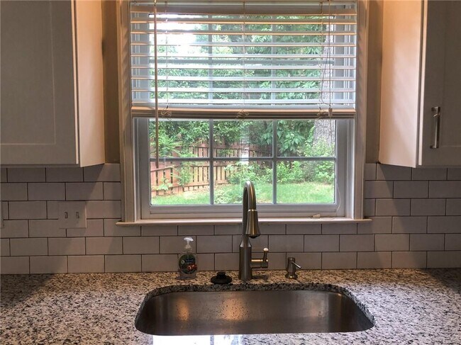 Building Photo - 4450 Lockett Trce