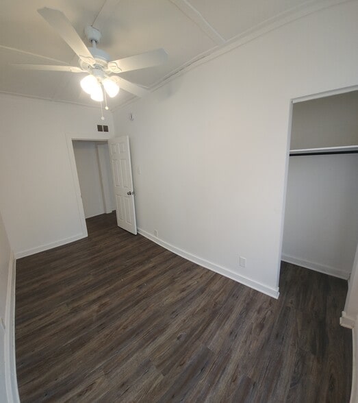 Bedroom 2 (13.5*7) - 243 W Brady St