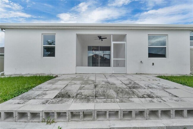 Building Photo - 920 Serchio St