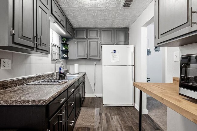 Building Photo - COMING SOON: Fully Furnished Home in Webb City! 2/2 includes ALL appliances, ALL utilities/pest c...