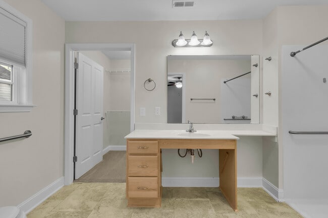 Building Photo - 213 Church Hill Ct