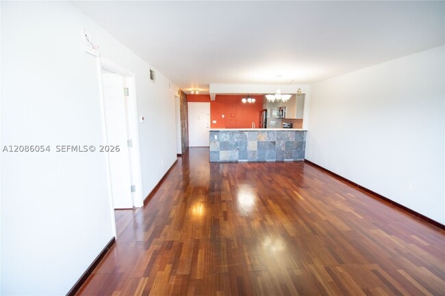 Building Photo - 110 S Shore Dr