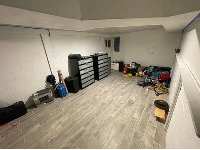 Building Photo - 515 Barrymore Dr