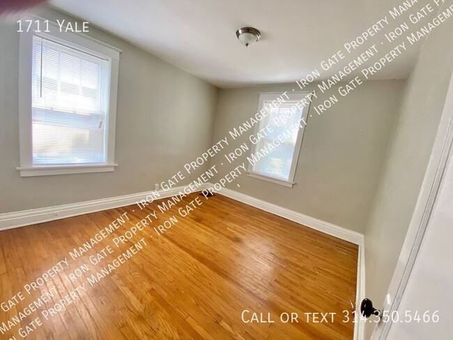 Building Photo - 1711 Yale-