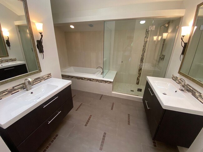 Building Photo - Great Home in the Highlands 360