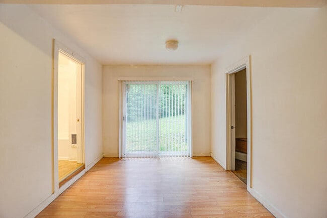 Building Photo - COUNTRY LIVING JUST OUTSIDE Of washougal