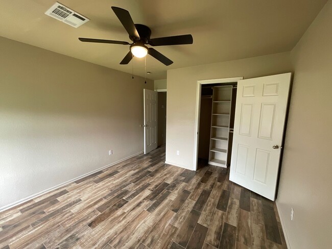 Building Photo - 2321 Berry Ln