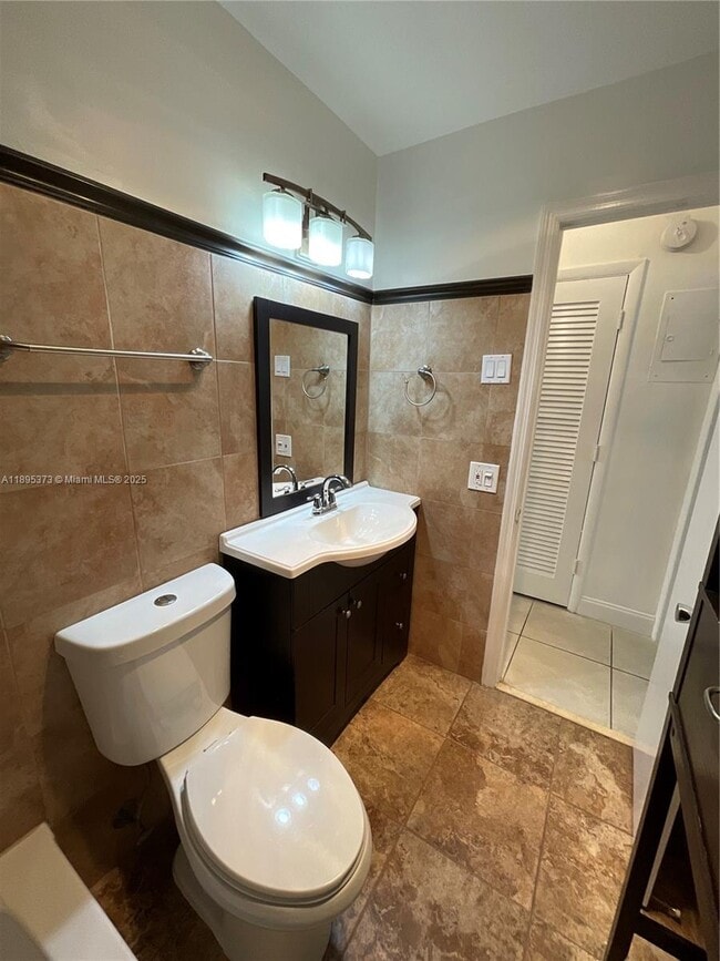 Building Photo - 419 Golden Isles Dr