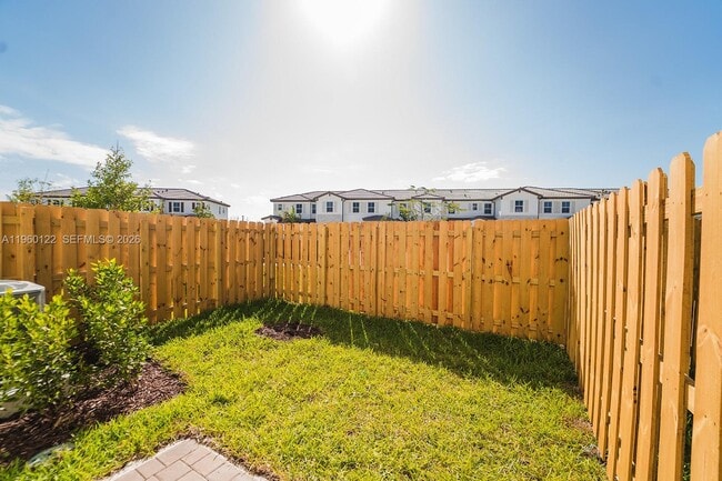 Building Photo - 2620 SE 28th Dr