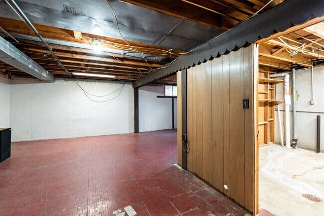 Building Photo - 3 Bed Home in Cul-de-Sac Great Location