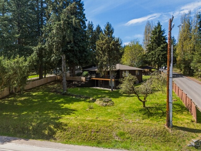 Building Photo - 1366 SE High Ridge Ct