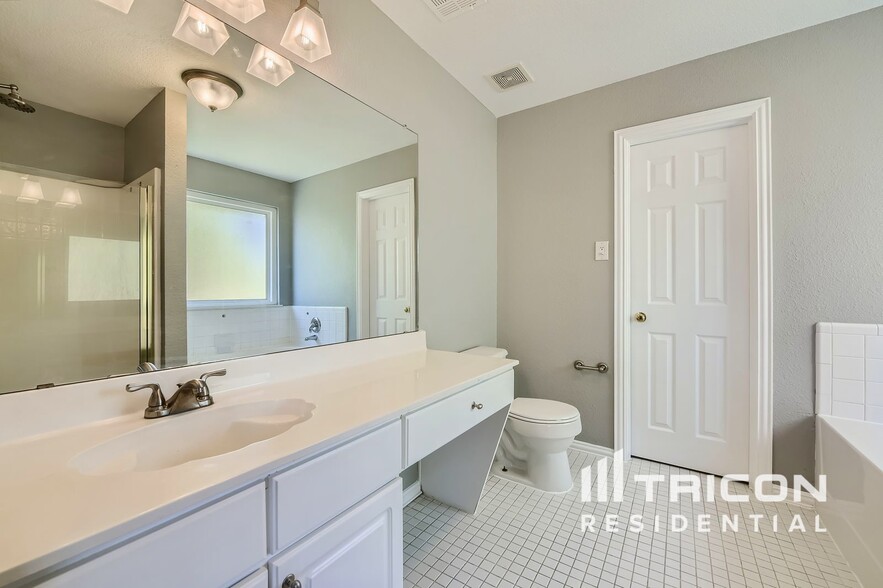 Building Photo - 5451 Pecan Creek Cir