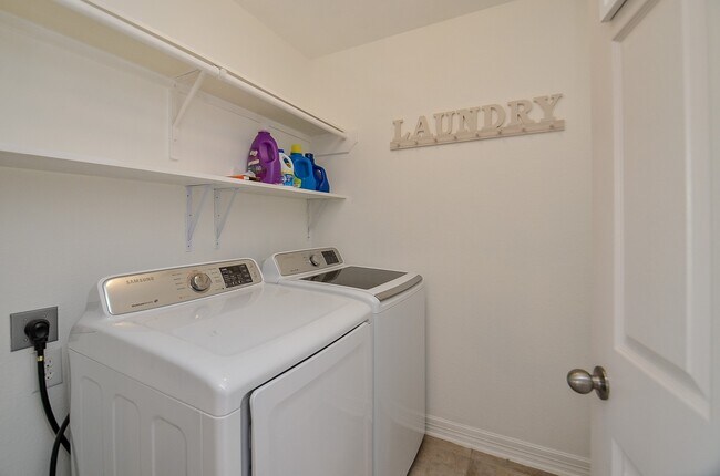 Building Photo - 9996 Boulder Bend Ln