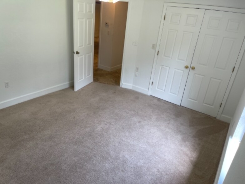 Building Photo - 5682 FL-20