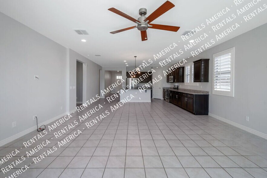 Building Photo - 10047 E Wavelength Ave