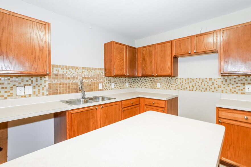 Building Photo - 217 Hilltop Dr