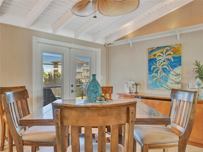 Building Photo - 10432 Sandpiper Rd W