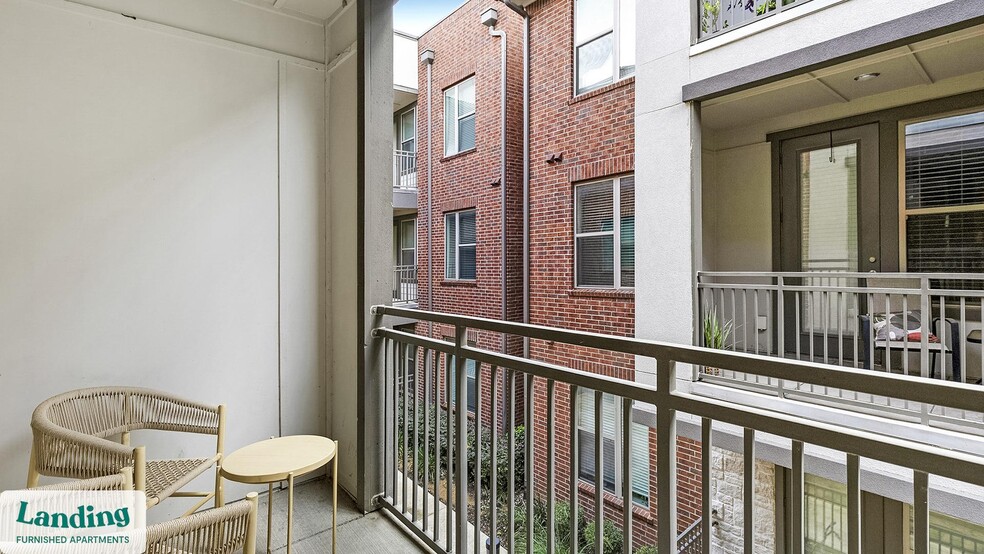 Building Photo - 2800 NE Green Oaks Blvd