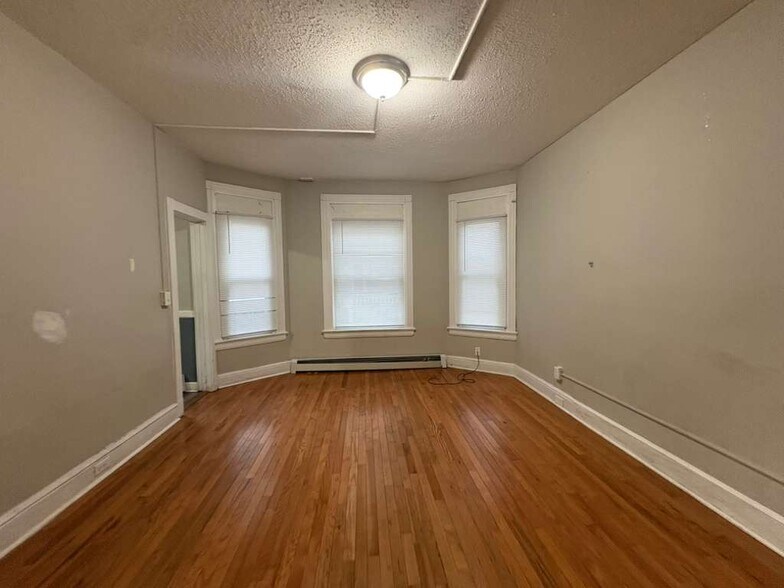 Building Photo - 457 Edgewood Ave