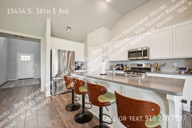 Building Photo - 15454 S 36th E Ave