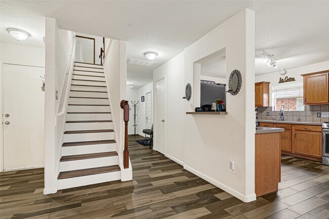 Building Photo - 2527 Spring Lily Ct