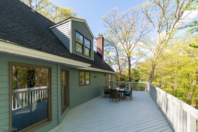 Building Photo - 16 Sherman Pl