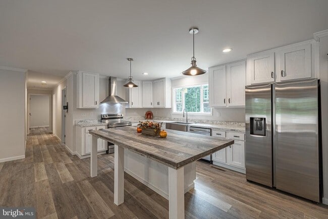 Building Photo - 307 Larkspur Rd