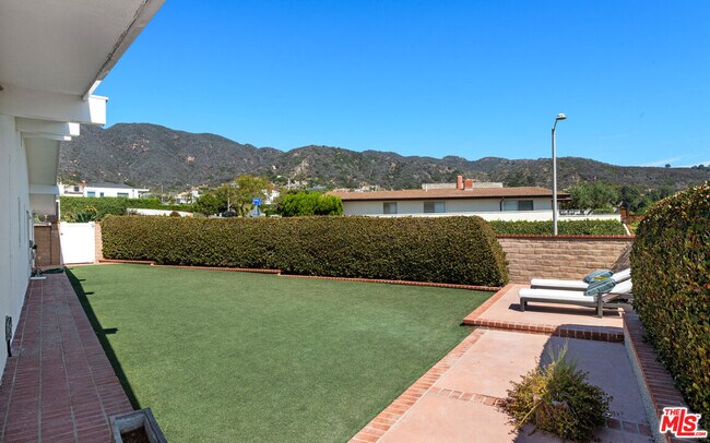 Building Photo - 18100 Wakecrest Dr