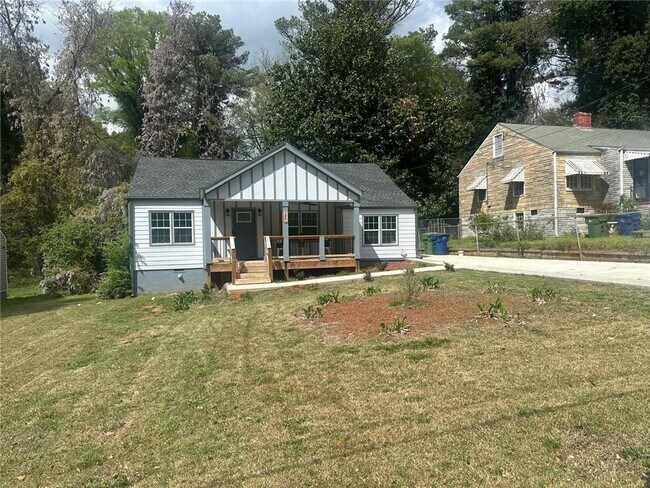Building Photo - 1841 Bayberry Dr SW