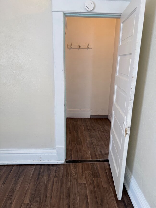 Building Photo - 1460 N Edward St