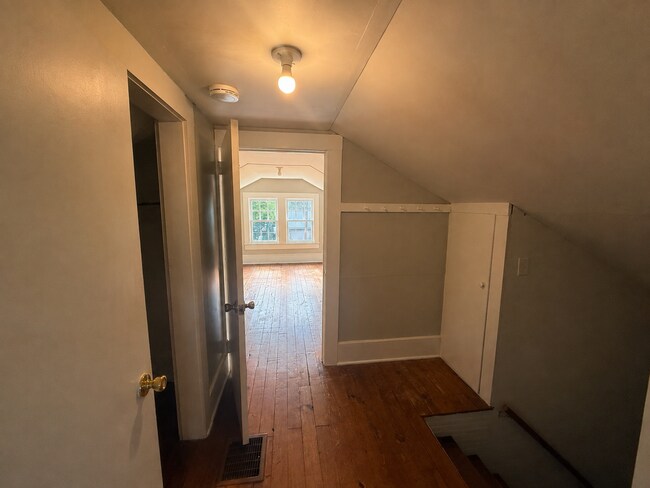 Building Photo - 513 Alamance Rd