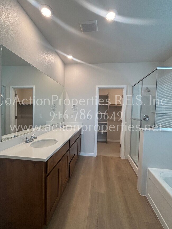 Building Photo - Action Properties Offering Roseville Solar: Inspiration Village Community Gated: 3 Bedroom 3 Bath...