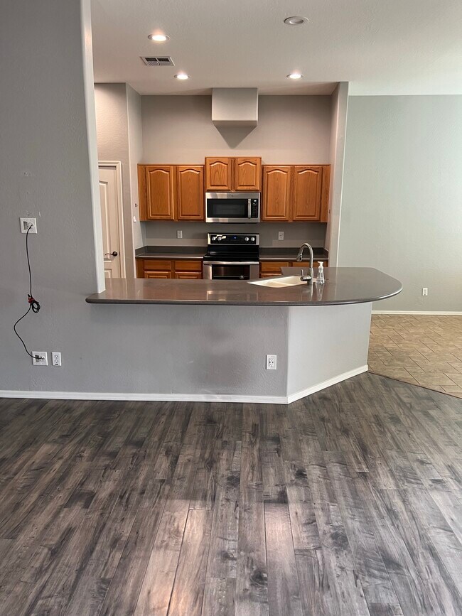 Building Photo - 25 S Quinn Cir