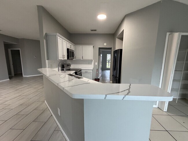 Building Photo - 424 Rolling Rock Ct