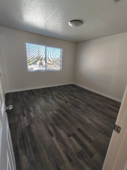 Building Photo - 2010 Larcus Ave