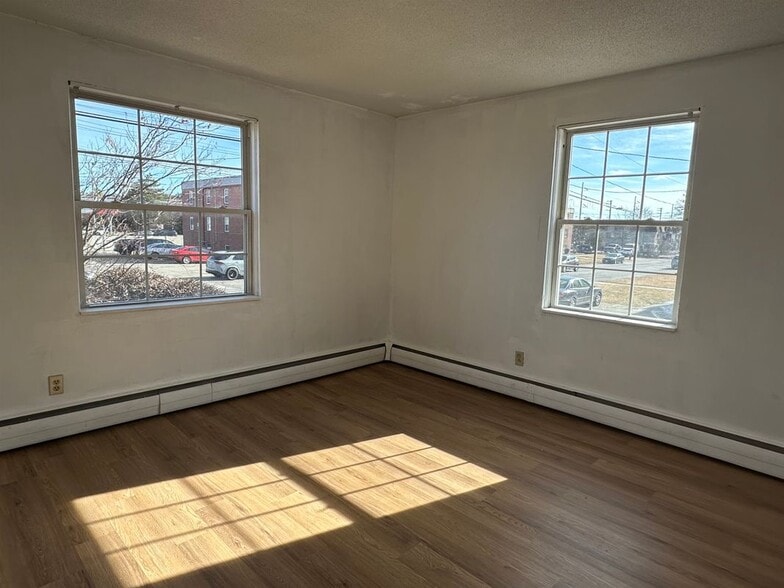 Building Photo - 99 Cluff Rd
