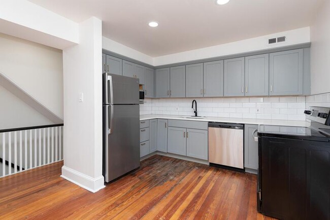Building Photo - 236 Benezet St