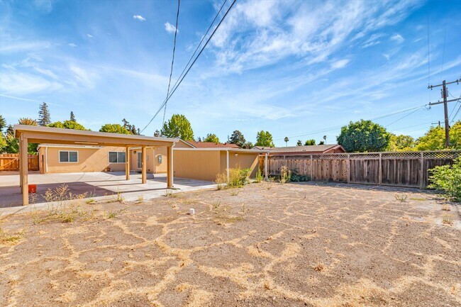 Building Photo - 2125 Walnut Grove Ave