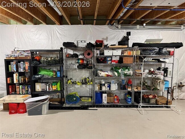 Building Photo - 58206 Sunflower Cir N